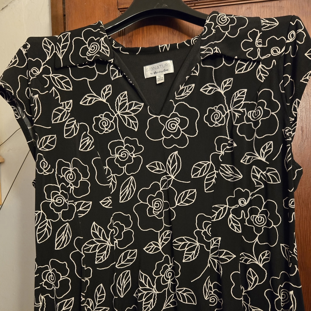 Robbie Bee Black Tunic with White Floral Outline
